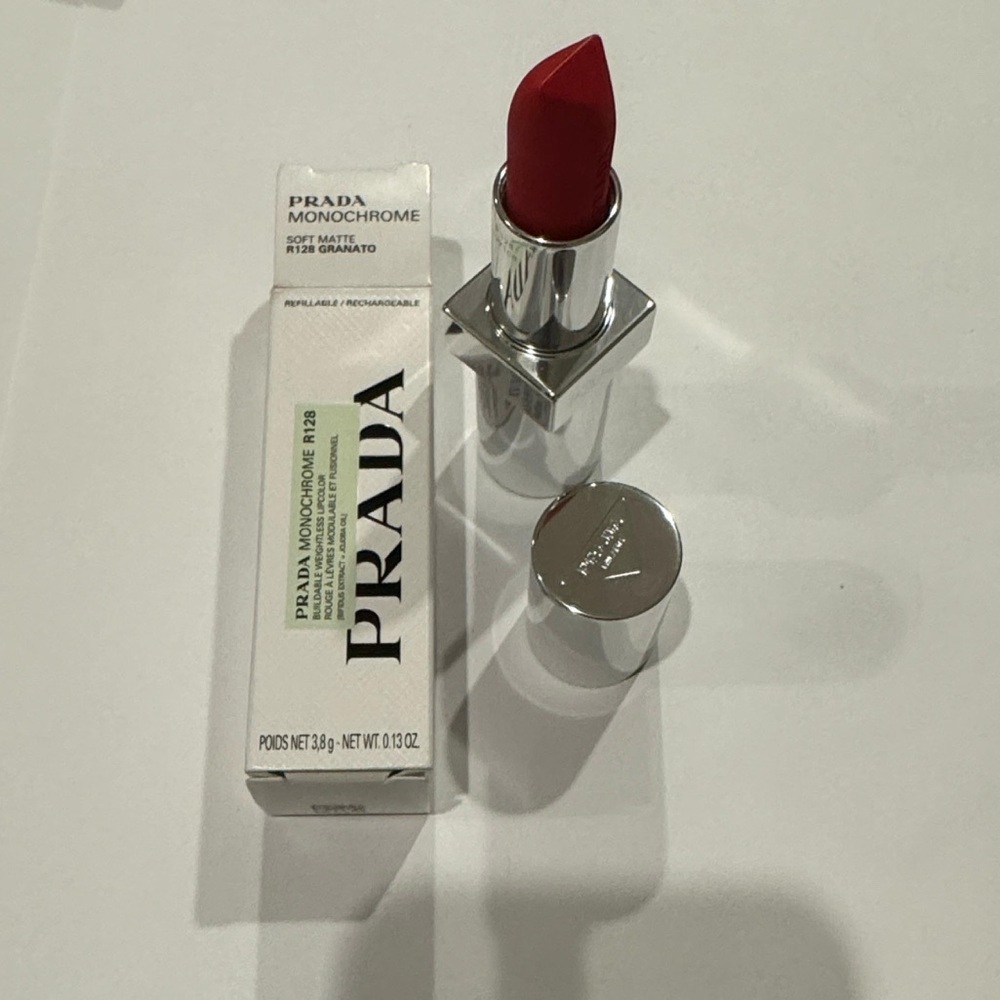 Prada - Picture 2 of 2